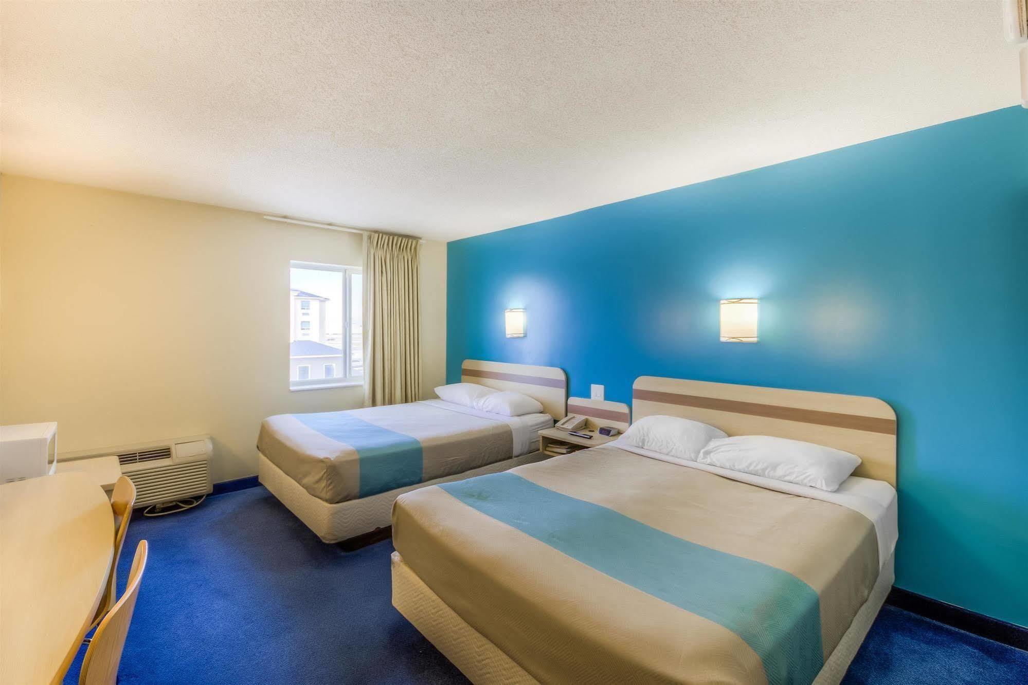 Motel 6-Estevan, Sk Экстерьер фото