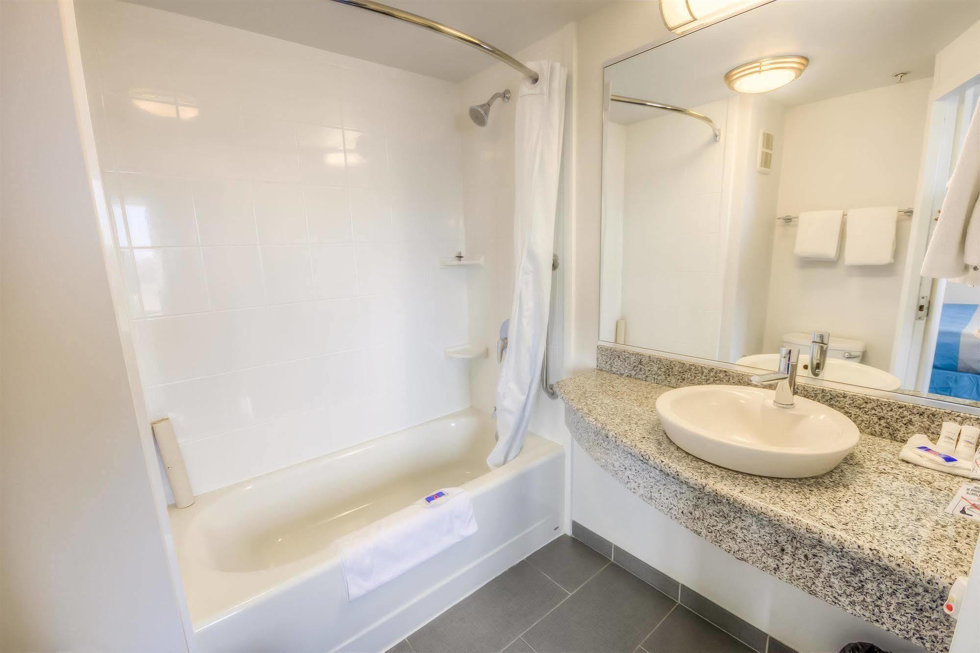 Motel 6-Estevan, Sk Экстерьер фото